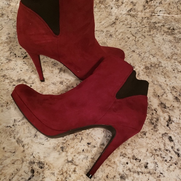 Thalia Sodi Briea Burgandy Ankle Boots - Picture 2 of 4